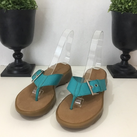 AEROSOLES | Shoes | Aerosoles Thong Sandals Size 6b | Poshmark
